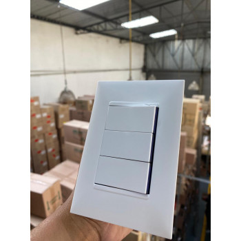 Cj Interruptor Triplo simples 4x2 - Pial Plus + Branco Cj Interruptor Triplo simples 4x2 - Pial Plus + Branco